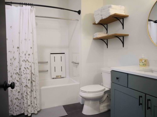 Small mb bathroom